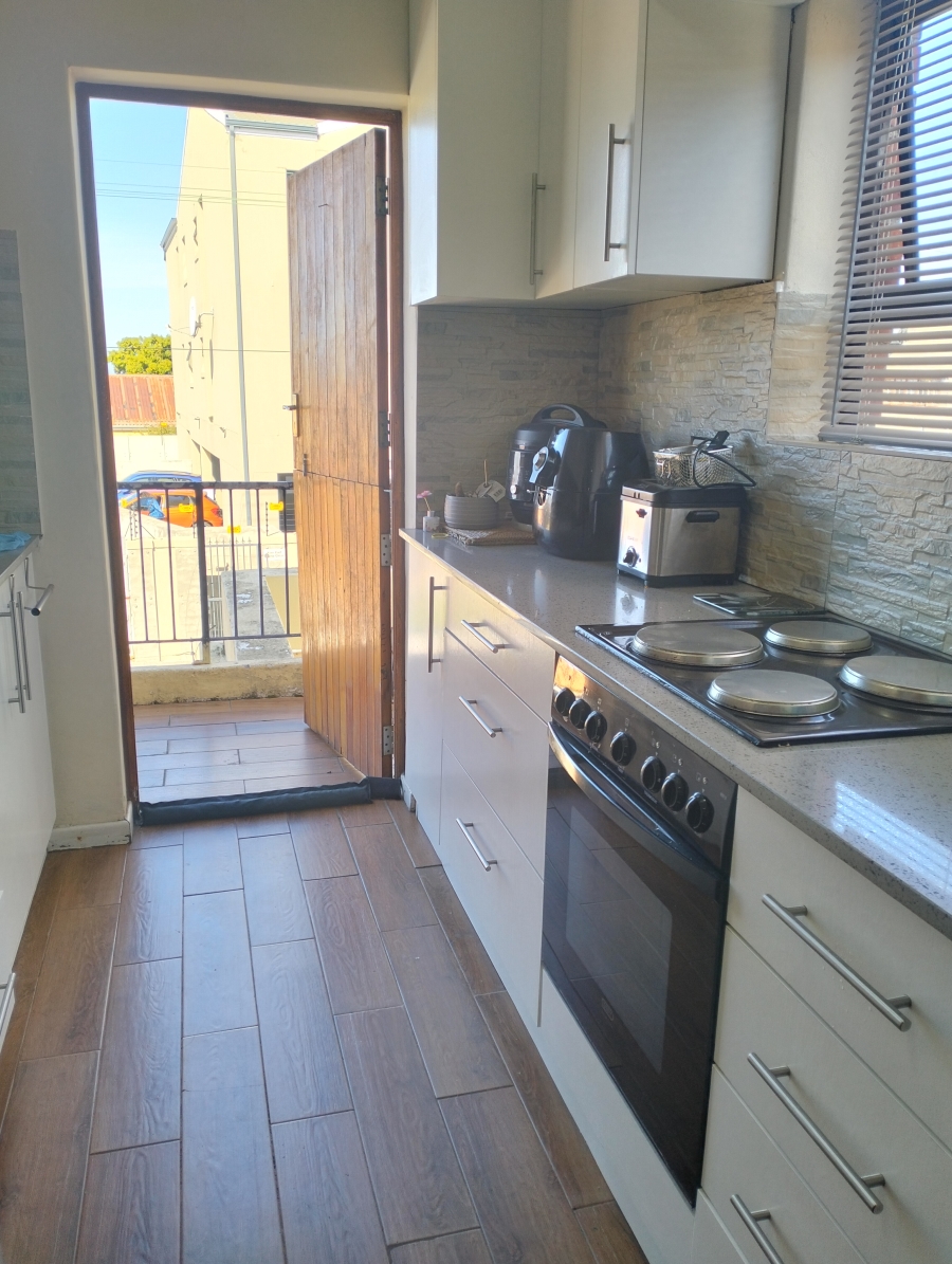 2 Bedroom Property for Sale in Wynberg Western Cape